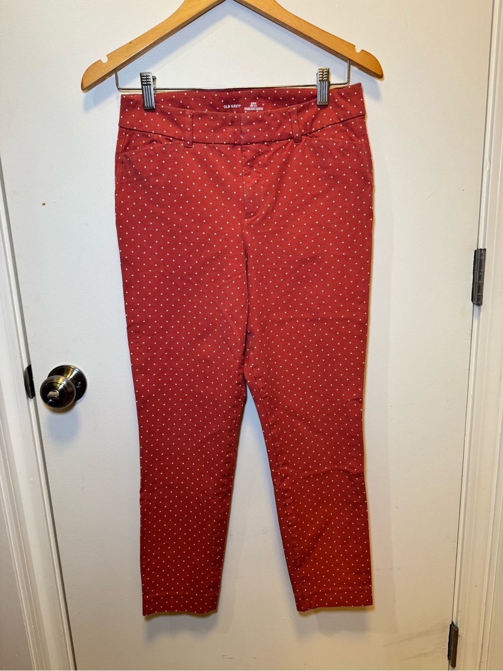 Old Navy Red Polka Dot Ankle Cropped Pants Size 4